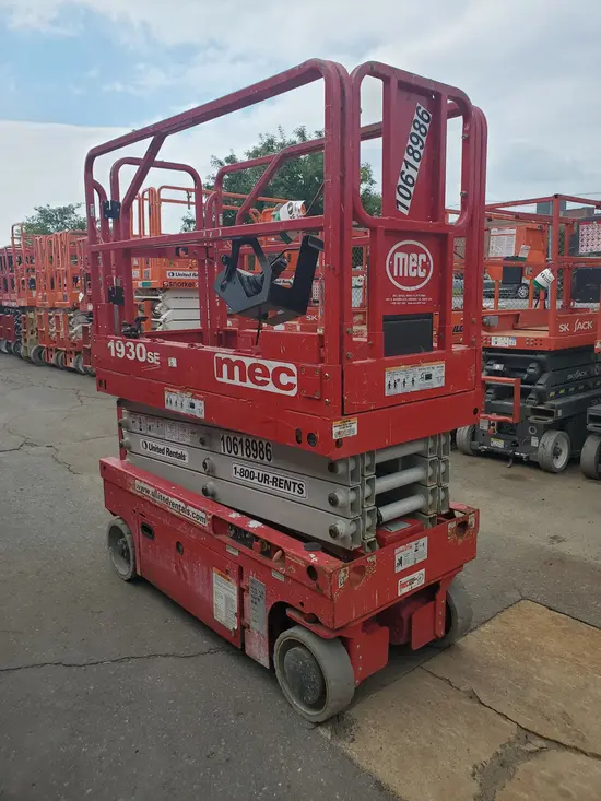 2017 MEC 1930SE Scissor Lift