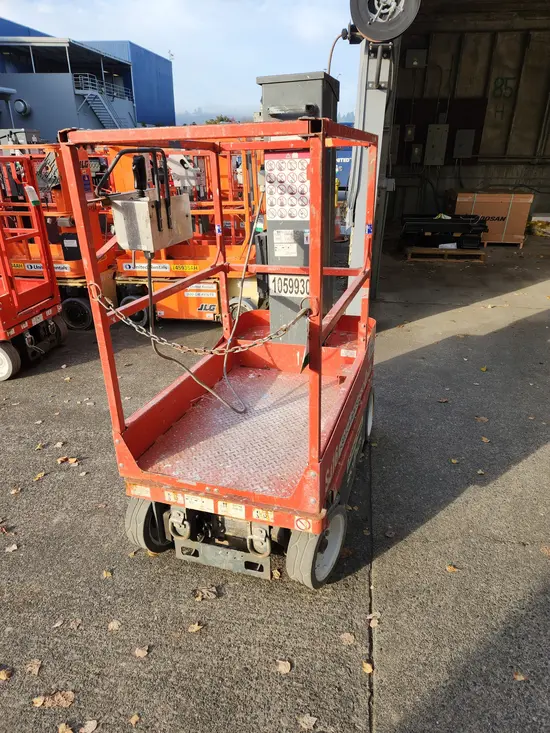 2017 Skyjack SJ16 Self-Propelled One-Person Lift