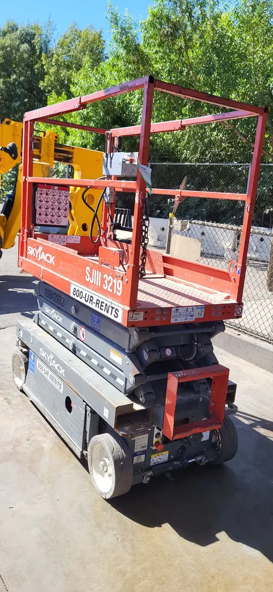 2018 Skyjack SJIII3219 Scissor Lift