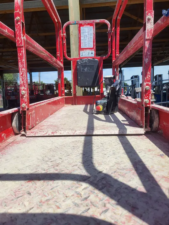 2019 MEC 2632SE Scissor Lift