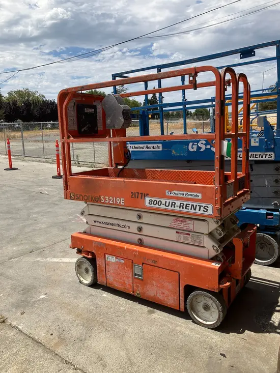 2018 Snorkel S3219E Scissor Lift