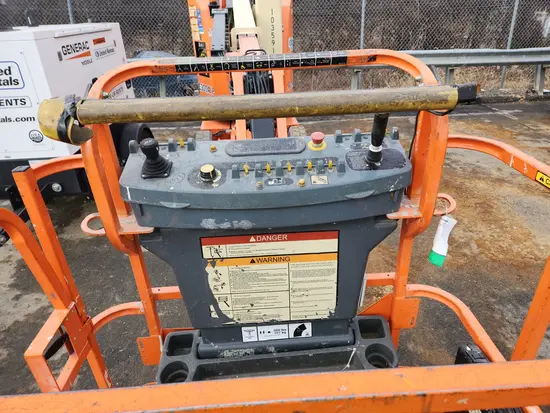 2015 JLG E300AJP Articulating Boom Lift