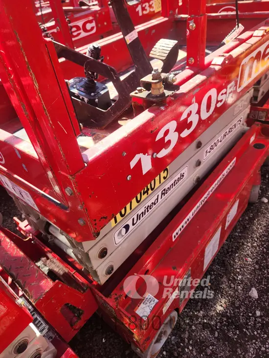 2017 MEC 1330SE Scissor Lift