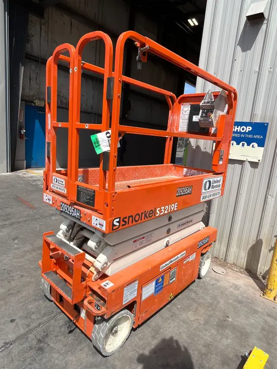 2018 Snorkel S3219E Scissor Lift