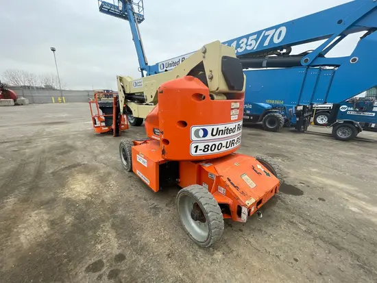 2016 JLG E400AJPN Articulating Boom Lift