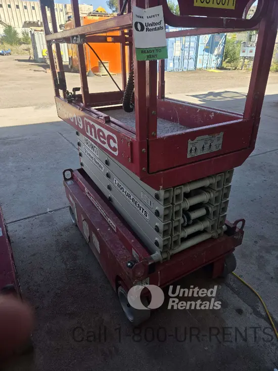 2018 MEC MICRO 19 Scissor Lift