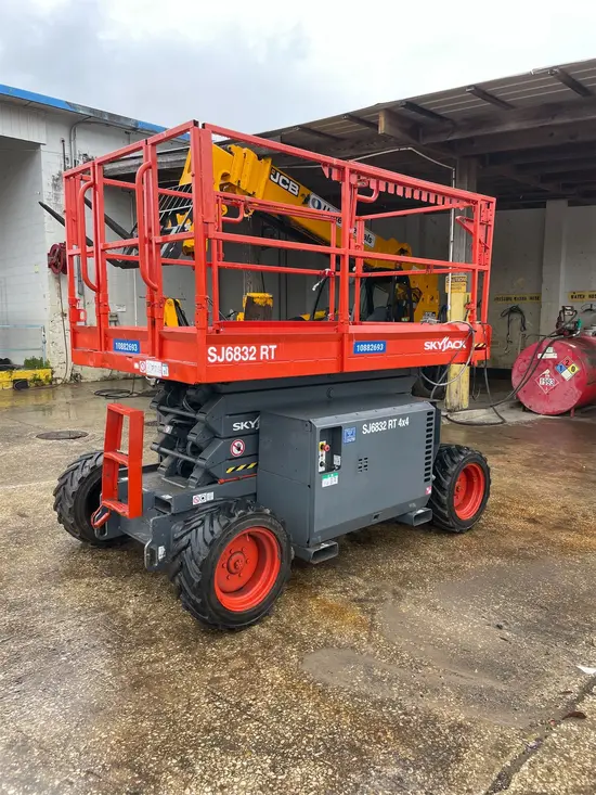 2018 Skyjack SJ6832RT Rough Terrain Scissor Lift