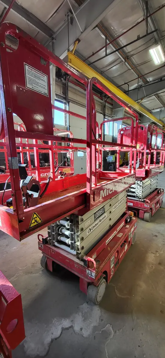 2018 MEC MICRO 19 Scissor Lift