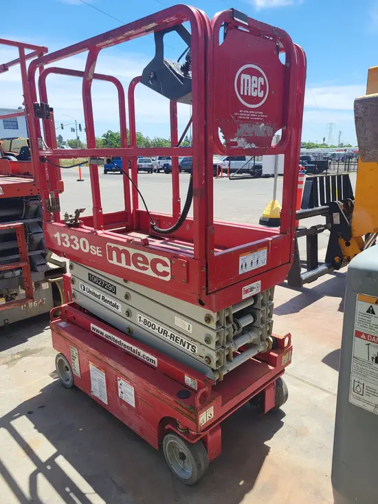 2017 MEC 1330SE Scissor Lift