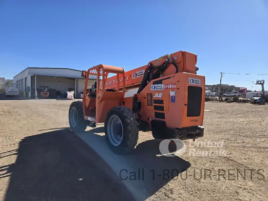 2018 SKYTRAK 8042 Forklift