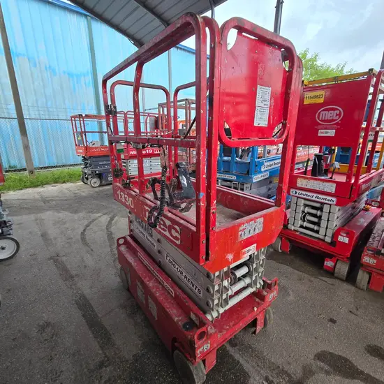 2017 MEC 1330SE Scissor Lift
