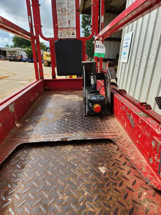 2018 MEC 1930SE Scissor Lift