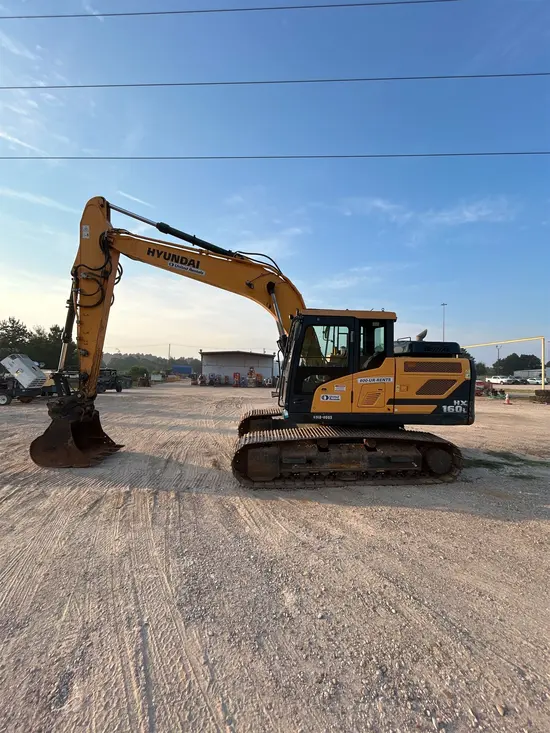 2019 HYUNDAI HX160L Excavator