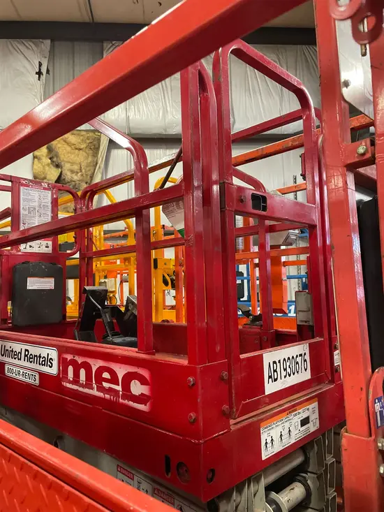 2017 MEC 1930SE Scissor Lift