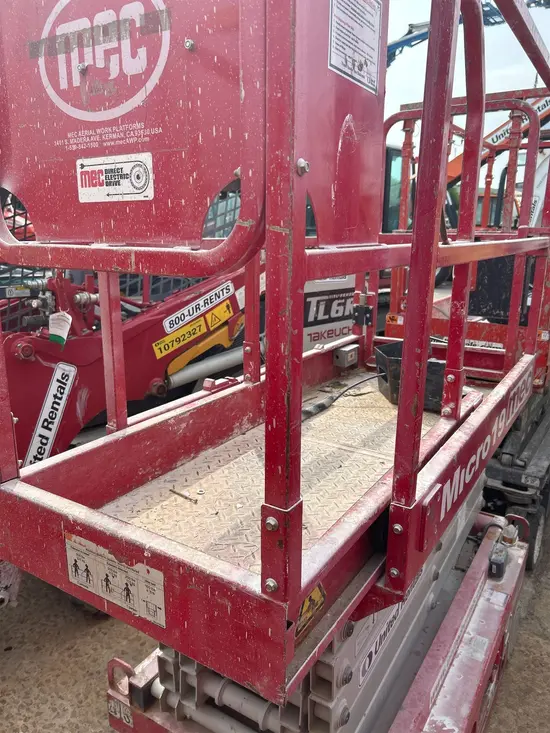 2018 MEC MICRO 19 Scissor Lift