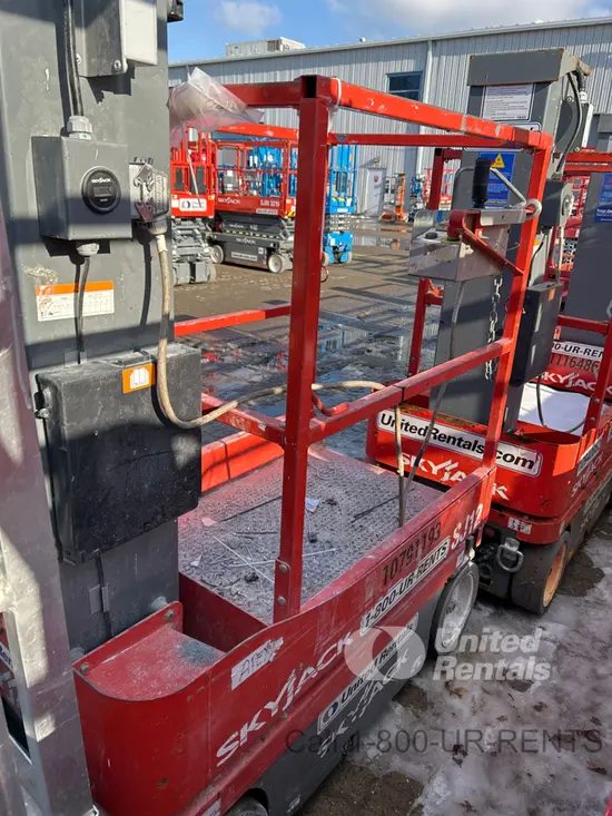2018 Skyjack SJ12 Self-Propelled One-Person Lift