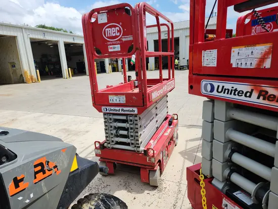 2019 MEC MICRO 19 Scissor Lift