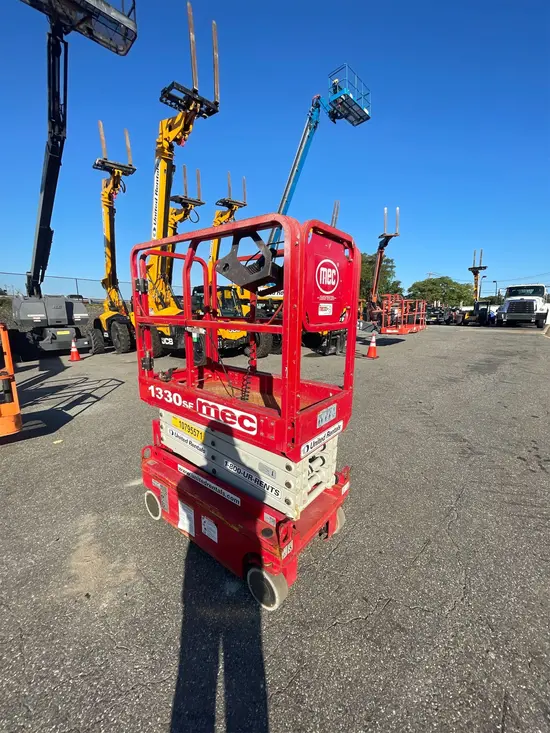 2018 MEC 1330SE Scissor Lift
