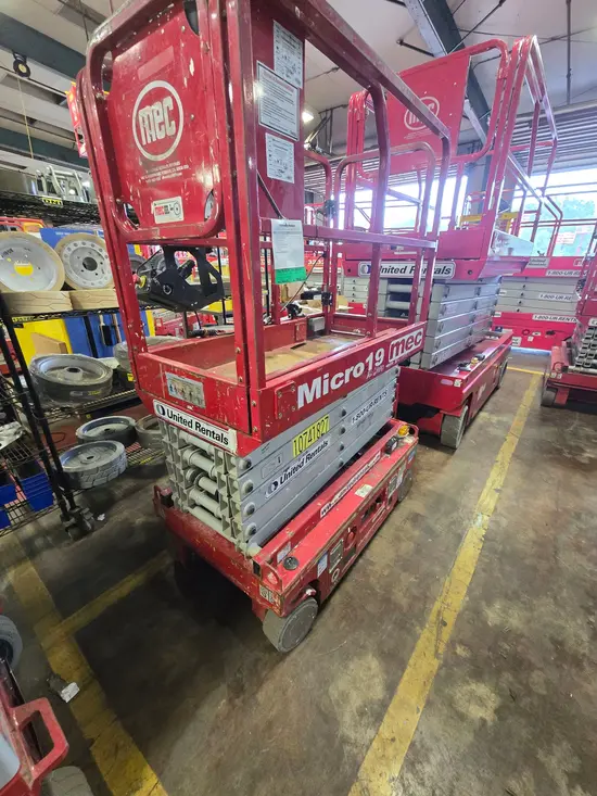 2018 MEC MICRO 19 Scissor Lift