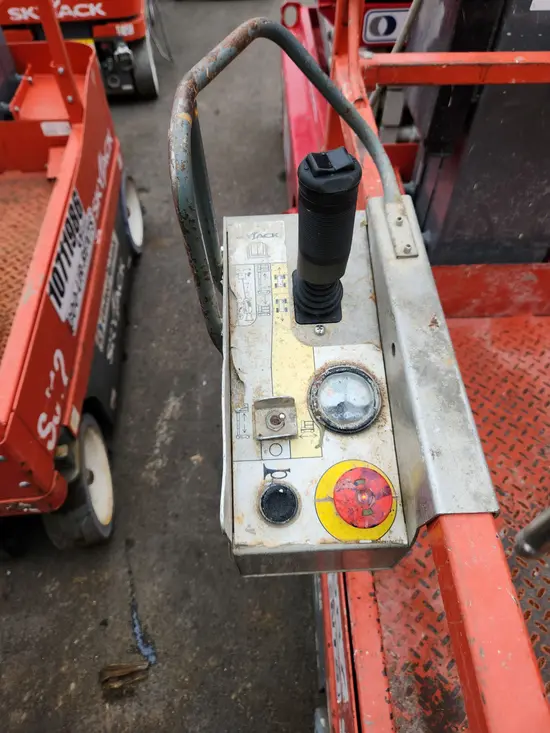 2018 Skyjack SJ12 Self-Propelled One-Person Lift