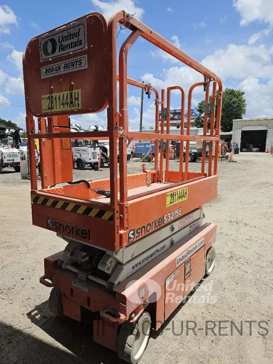 2021 Snorkel S3215E Scissor Lift