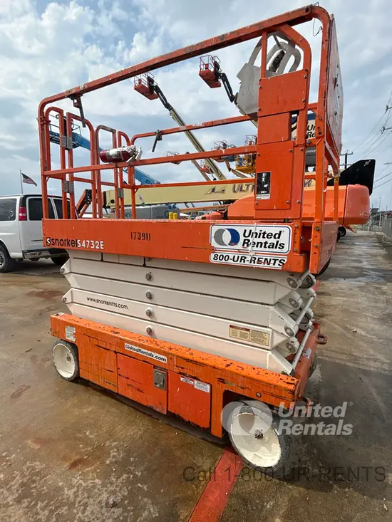 2016 Snorkel S4732E Scissor Lift