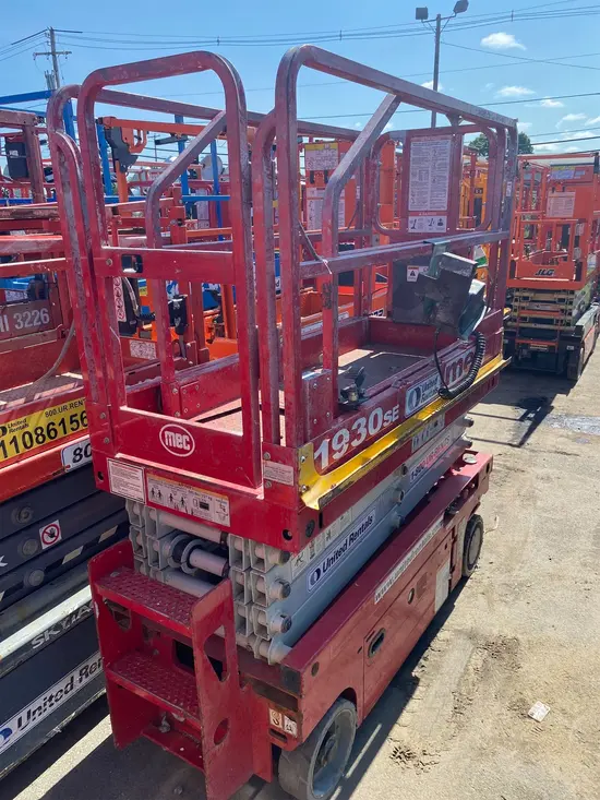 2018 MEC 1930SE Scissor Lift