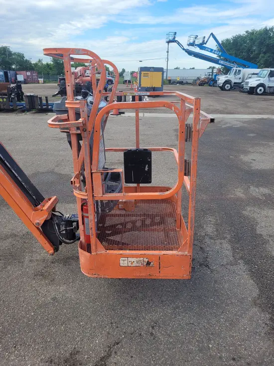 2015 JLG E300AJP Articulating Boom Lift