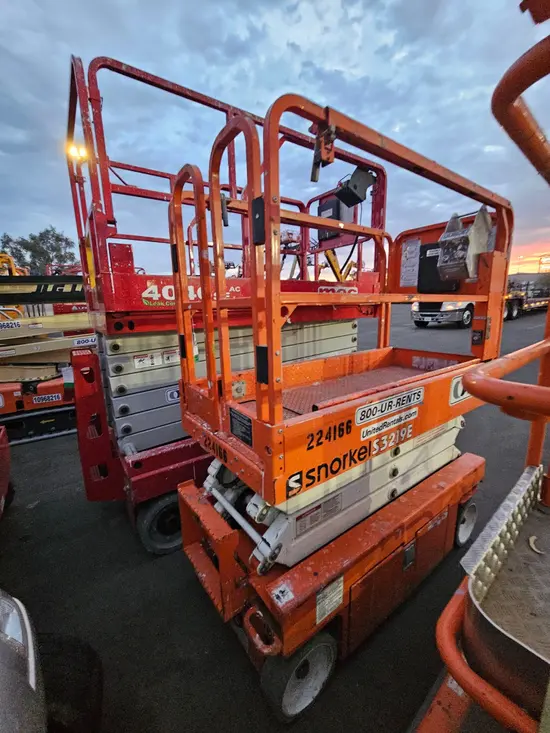 2019 Snorkel S3219E Scissor Lift