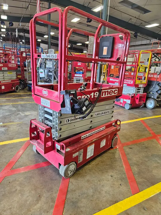 2018 MEC MICRO 19 Scissor Lift