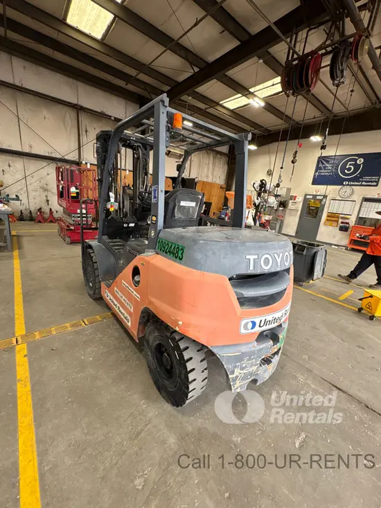 2019 Toyota 8FD35U Warehouse Forklift