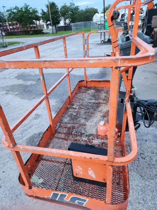 2016 JLG 800AJ Articulating Boom Lift