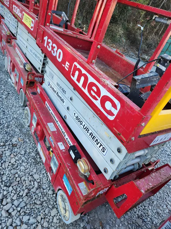 2018 MEC 1330SE Scissor Lift