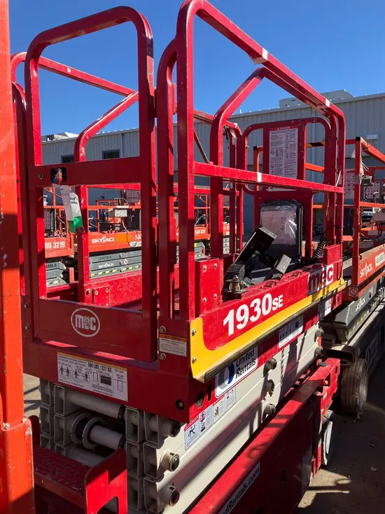 2018 MEC 1930SE Scissor Lift