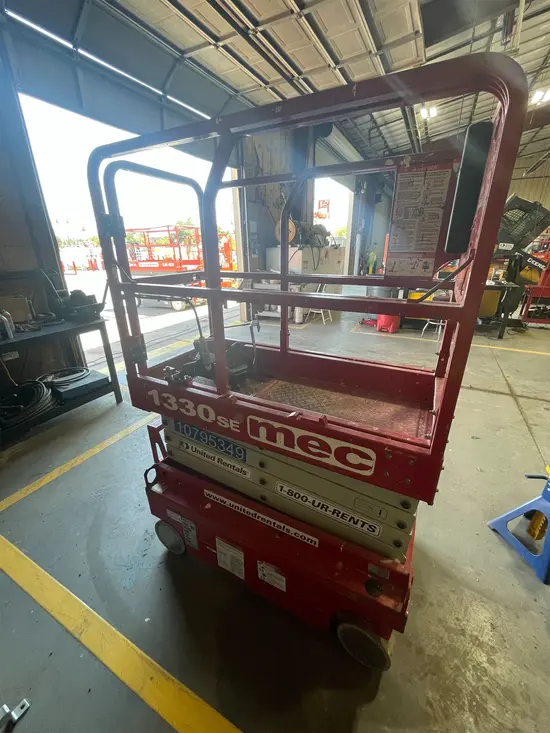 2018 MEC 1330SE Scissor Lift
