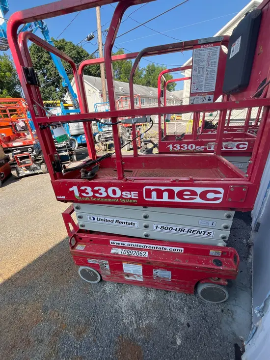 2019 MEC 1330SE Scissor Lift
