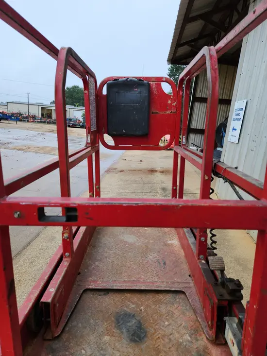 2018 MEC 1330SE Scissor Lift