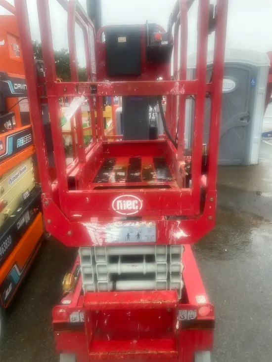 2017 MEC 1330SE Scissor Lift