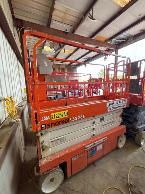2018 Snorkel S3226E Scissor Lift