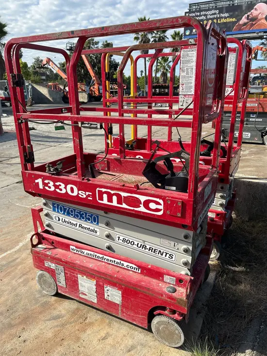 2018 MEC 1330SE Scissor Lift