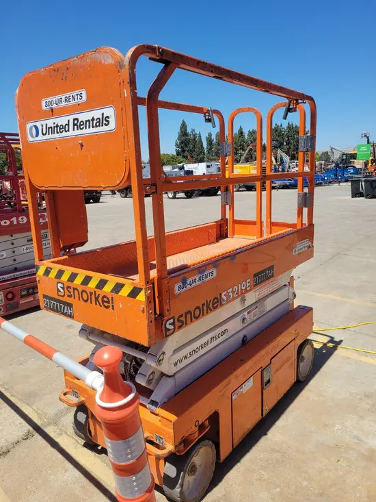 2018 Snorkel S3219E Scissor Lift
