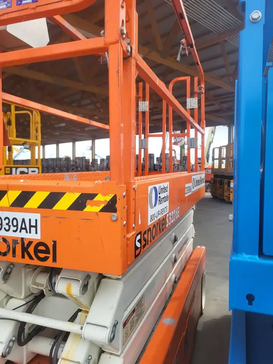 2019 Snorkel S3226E Scissor Lift