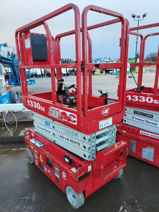 2017 MEC 1330SE Scissor Lift