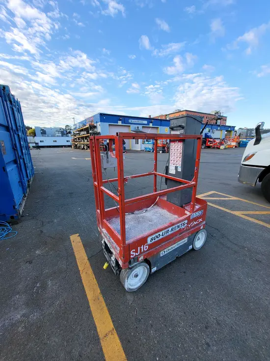 2018 Skyjack SJ16 Self-Propelled One-Person Lift