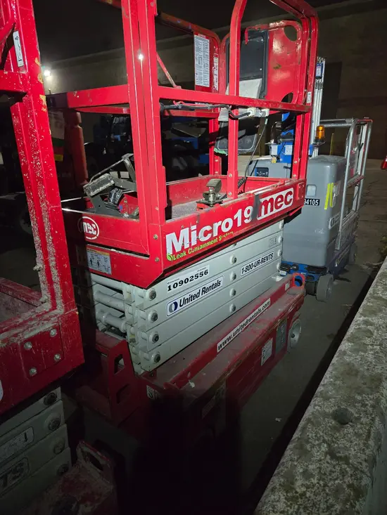2019 MEC MICRO 19 Scissor Lift