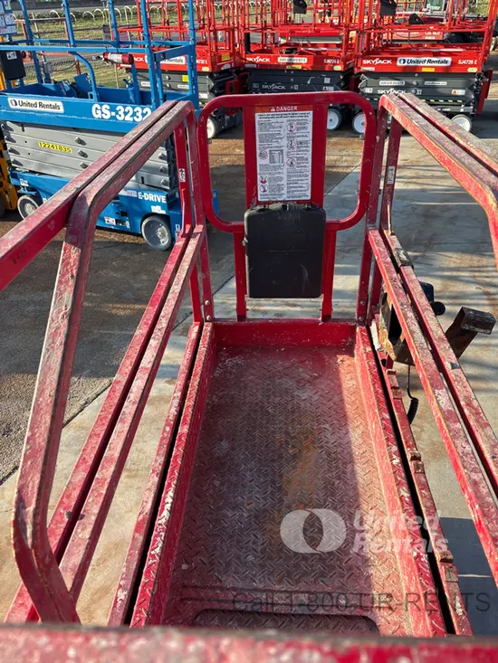 2017 MEC 1930SE Scissor Lift