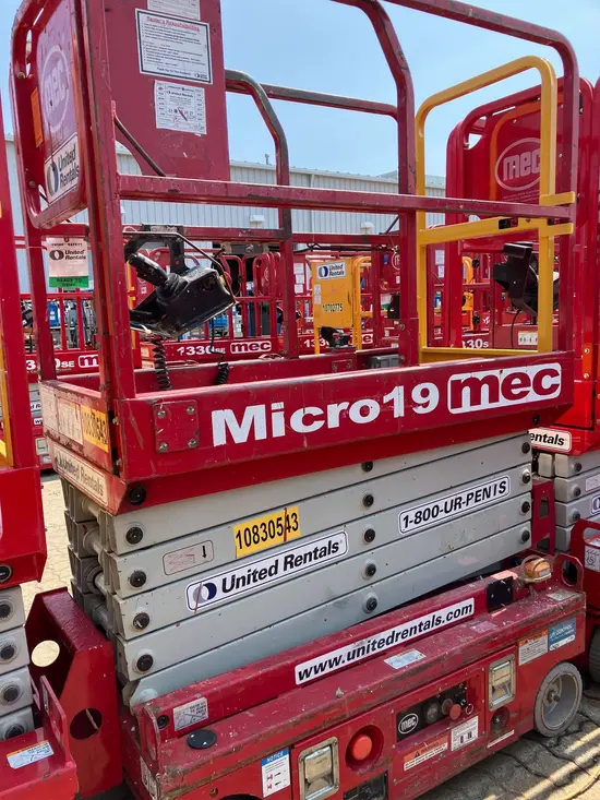 2018 MEC MICRO 19 Scissor Lift