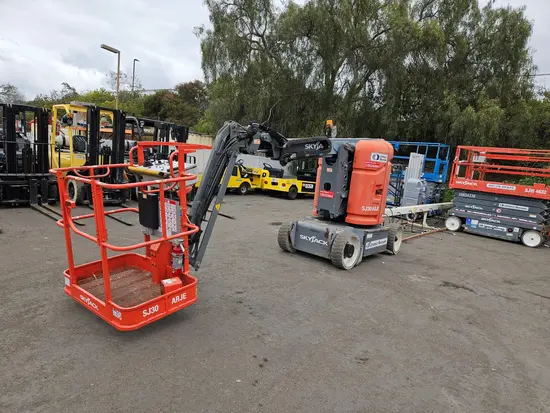 2017 Skyjack SJ30ARJE Articulating Boom Lift