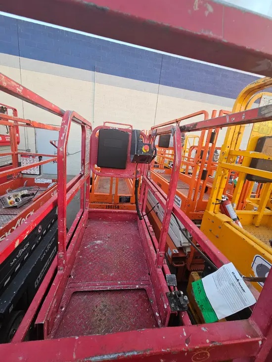 2018 MEC MICRO 19 Scissor Lift