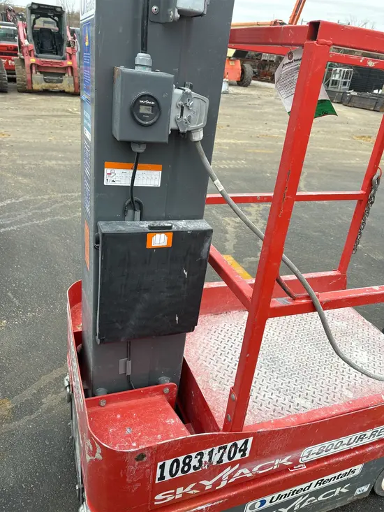 2018 Skyjack SJ12 Self-Propelled One-Person Lift